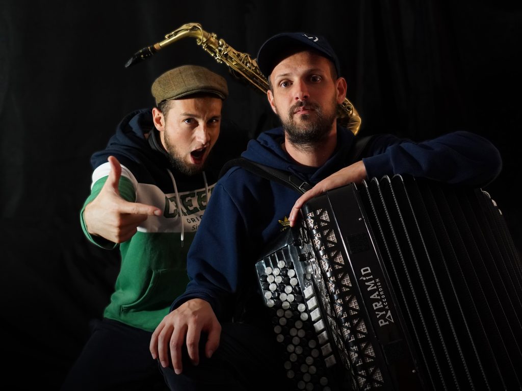 ceci est une photo du groupe Polokus & Mugen qui sera en concert au festival la rue des artistes